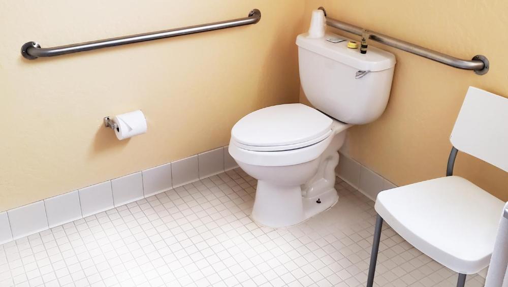 King Room - Disability Access at Pacific Heights Inn By Magnuson Worldwide, photo 3